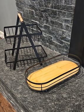 2 Piece Black & Wood Kitchen Tray Set: Two-Tier Basket And Oval Tray